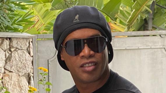 Ronaldinho vota Dembelé: "Gol e assist sconcertanti, che piacere vederlo giocare"